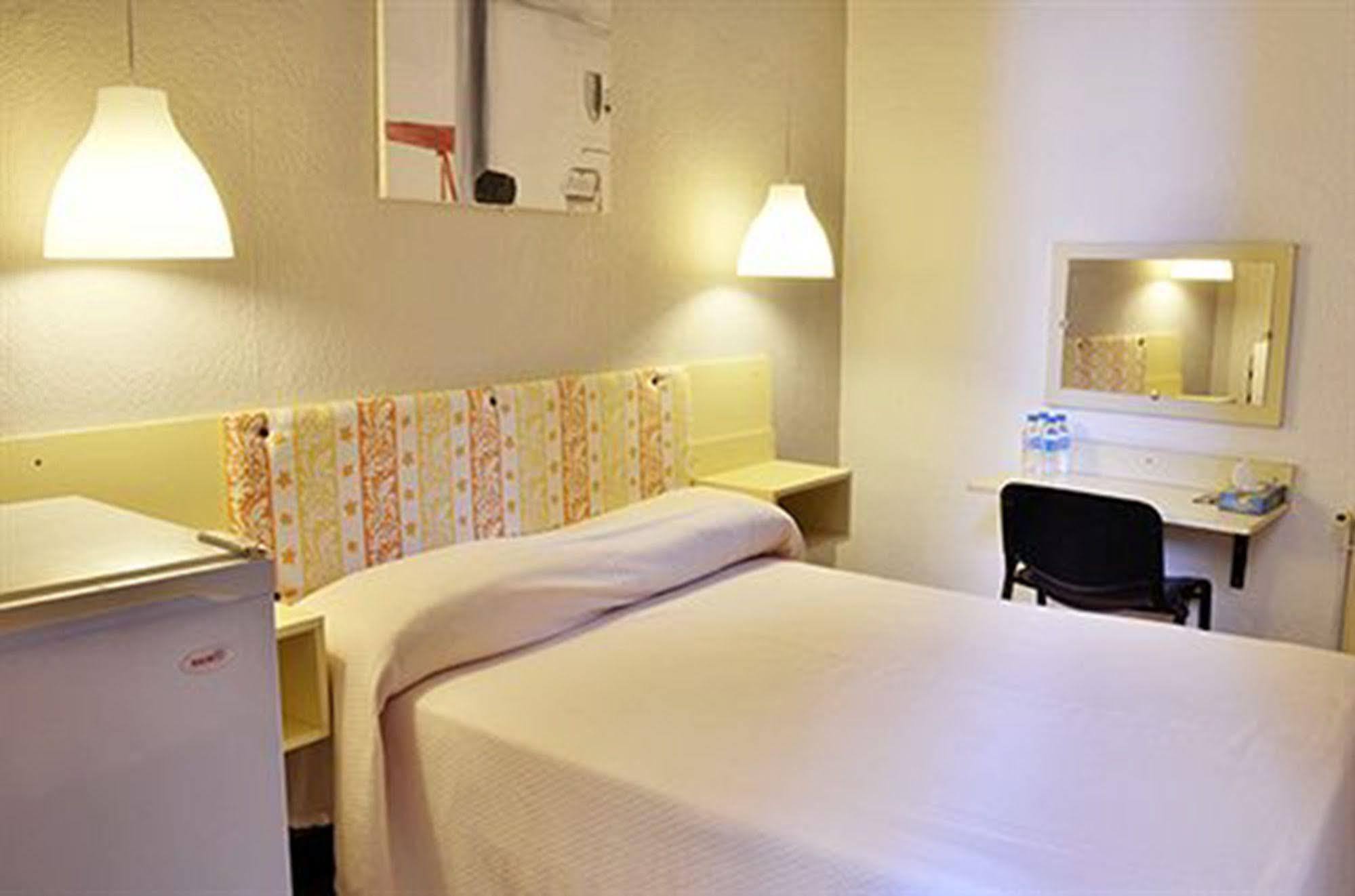 Hotel Palermo Barcelona Bagian luar foto