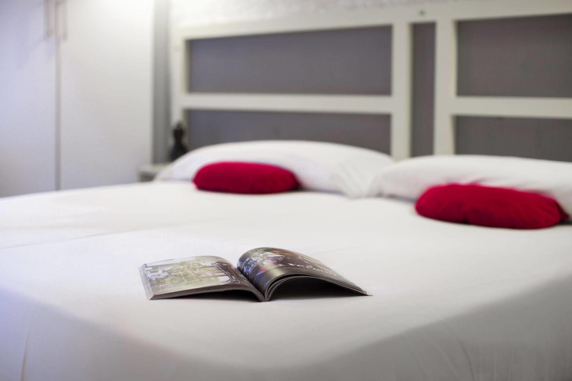 Hotel Palermo Barcelona Bagian luar foto